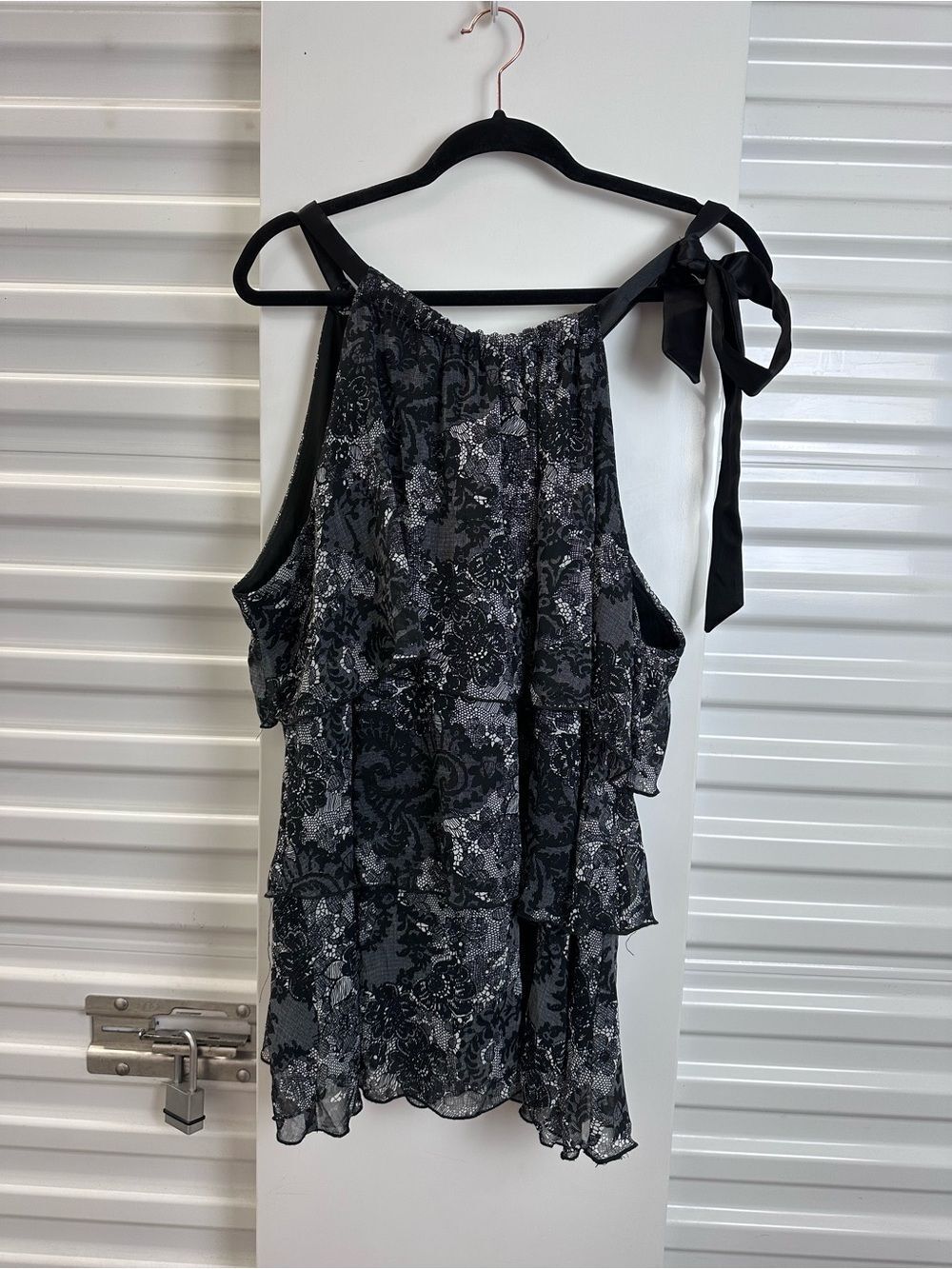 Lane Bryant Black & Gray Floral Tie-Shoulder Tiered Camisole